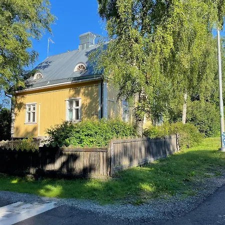 Spacious Family 100m2 Viinikanpuisto, Free Parking, Private Patio, Sauna And Free Wi-fi * Tampere
