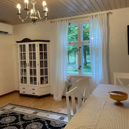 Spacious Family 100m2 Viinikanpuisto, Free Parking, Private Patio, Sauna And Free Wi-fi Apartament *