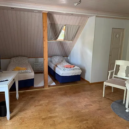 Spacious Family 100m2 Viinikanpuisto, Free Parking, Private Patio, Sauna And Free Wi-fi Tampere